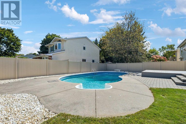 29032423/1873-du-clairvaux-road/chapel-hill/ottawa/ontario/K1C5X9_41