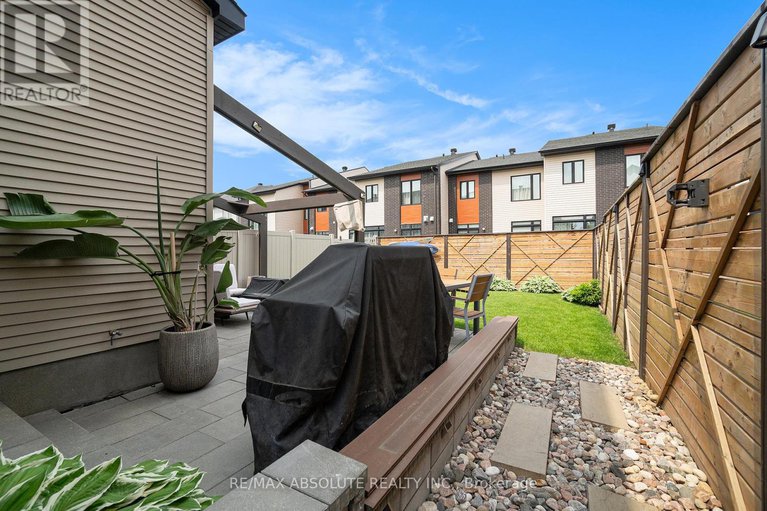 28491289/560-triangle-street-n/emerald-meadowstrailwest/ottawa/ontario/K2V0M5_27