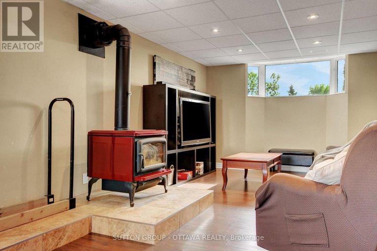 28494300/1887-champlain-street/clarencerockland-twp/clarence-rockland/ontario/K0A1N0_34
