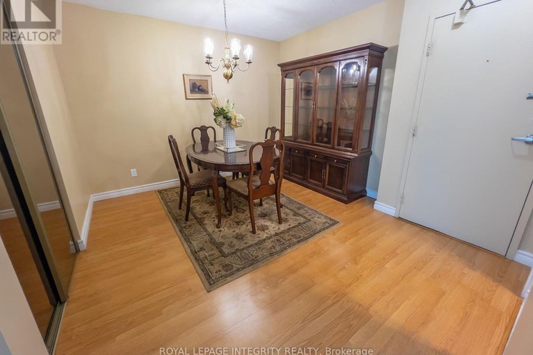 29173938/1008-555-brittany-drive/viscount-alexander-park/ottawa/ontario/K1K4C5_4