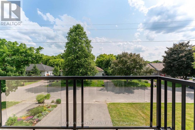 28496867/a-251-glynn-avenue/overbrookcastle-heights/ottawa/ontario/K1K1S2_35