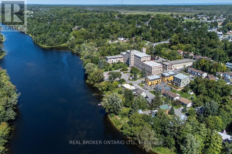 29142486/106-1-rosamond-street-e/almonte/mississippi-mills/ontario/K0A1A0_30