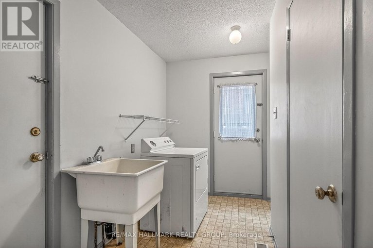 29369222/14-haywood-crescent/katimavik/ottawa/ontario/K2L2J2_13