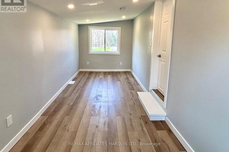 29639881/19-alexander-street-w/maxville/north-glengarry/ontario/K0C1T0_18