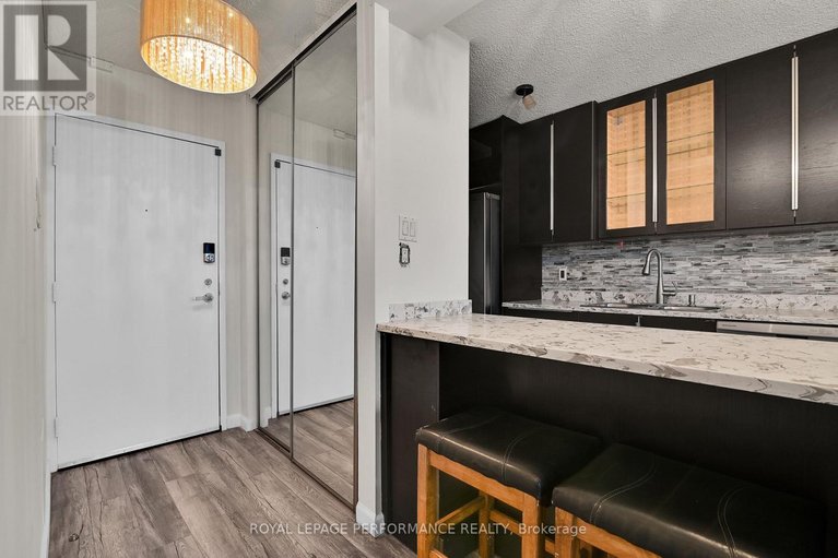 29621619/1102-1785-frobisher-lane/riverview-park/ottawa/ontario/K1G3T7_10