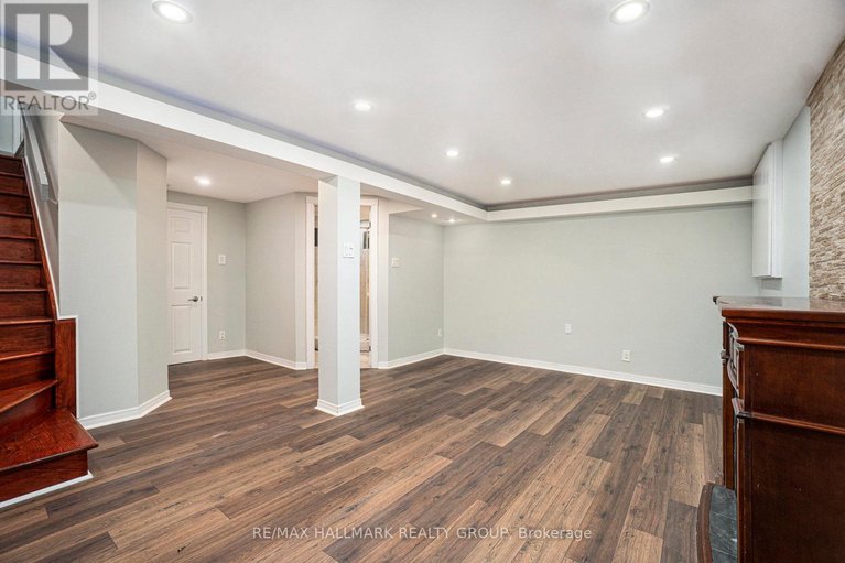 28579284/54-corley-private/heron-gateindustrial-park/ottawa/ontario/K1V8T7_25