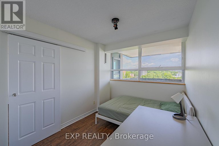 29241569/1111-555-brittany-drive/viscount-alexander-park/ottawa/ontario/K1K4C5_16