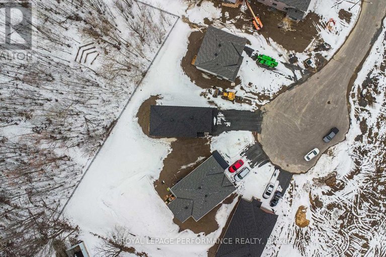 29540688/14-academie-street/embrun/russell/ontario/K0A1W0_40