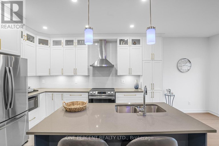 28260931/6487-renaud-road/mer-bleuebradley-estatesanderson-park/ottawa/ontario/K1W0R8_12