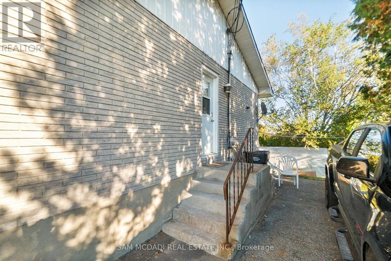 29621220/2705-laurier-street/town-of-rockland/clarence-rockland/ontario/K4K1A3_34