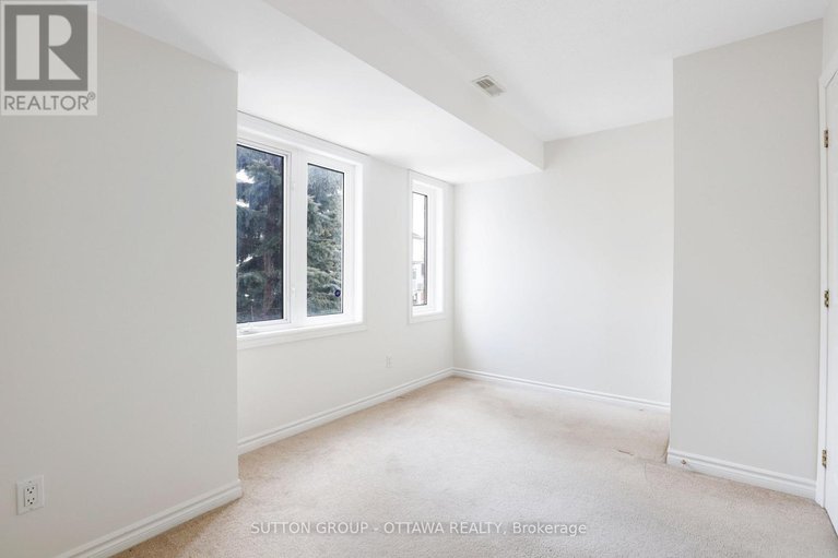 29373645/115-tall-pines-private/leslie-park/ottawa/ontario/K2H1H1_22