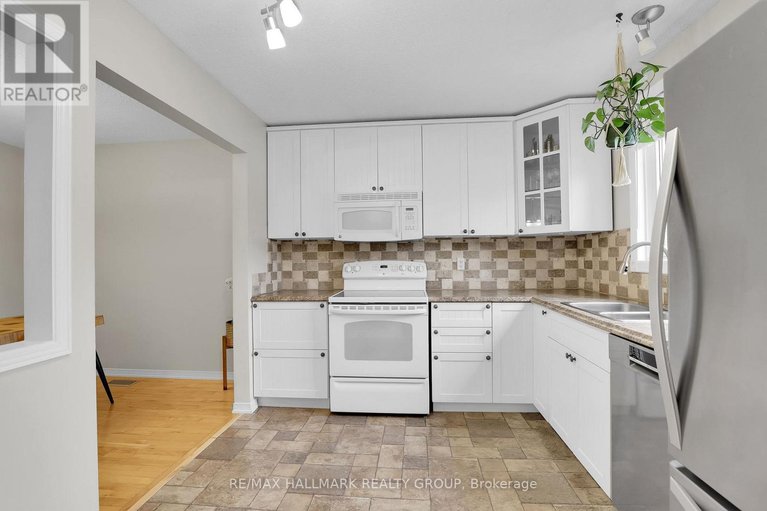 29673890/34-55-bering-court/katimavik/ottawa/ontario/K2L2B8_8