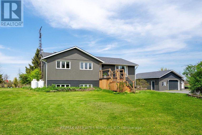 28334073/4239-county-rd-11-road/south-stormont-osnabruck-twp/south-stormont/ontario/K7R3L2_1