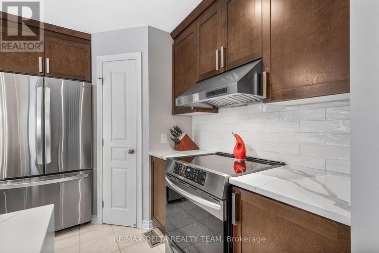 28849106/539-salzburg-drive/notting-hillsummerside/ottawa/ontario/K4A0C6_12