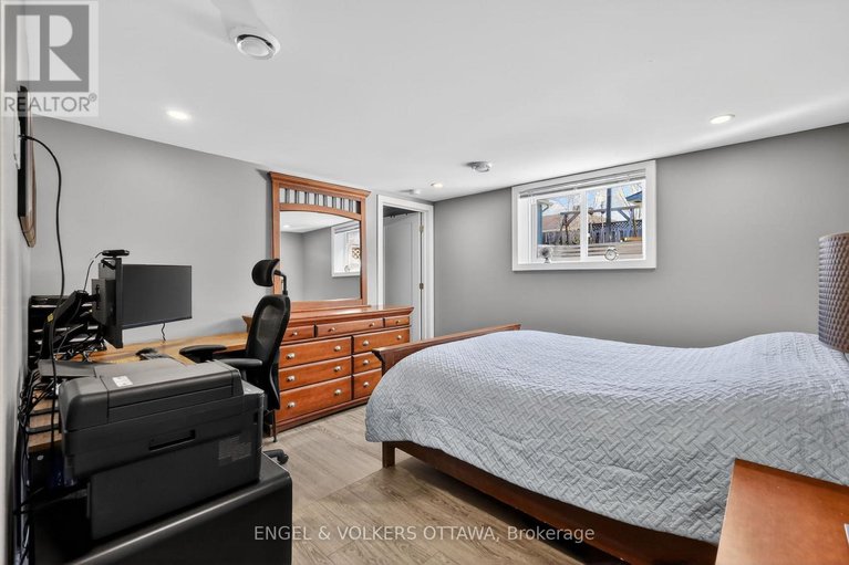 29665272/754-cork-street/elmvale-acres/ottawa/ontario/K1G1X9_31