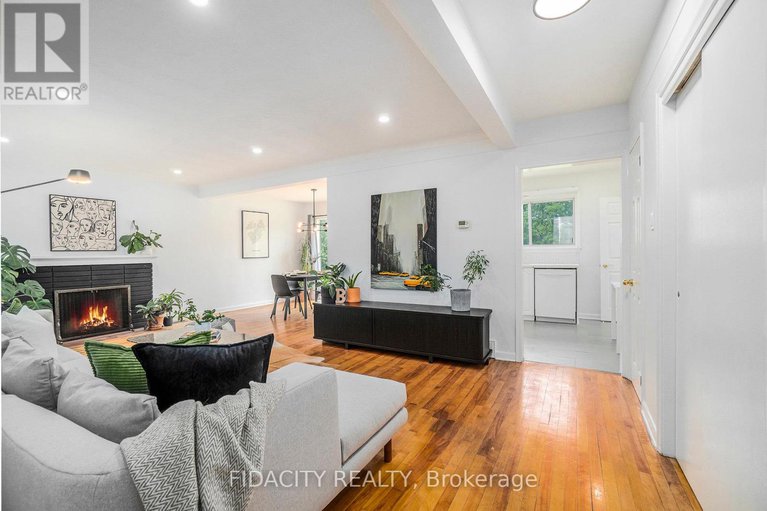 28372915/2147-iris-street/bel-air-park/ottawa/ontario/K2C1B4_6