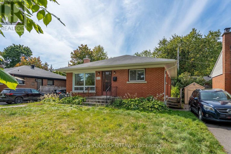 28886613/942-arkell-street/queensway-terrace-north/ottawa/ontario/K2B5R3_2