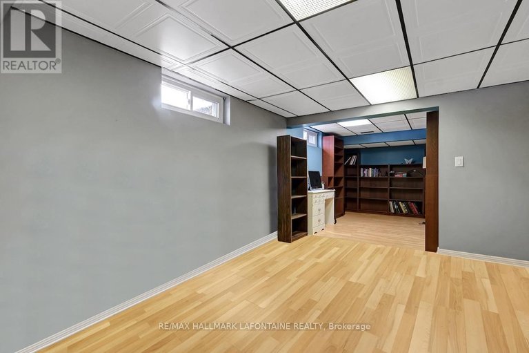 29444353/2443-ogilvie-road/beacon-hill-north/ottawa/ontario/K1J7N3_26