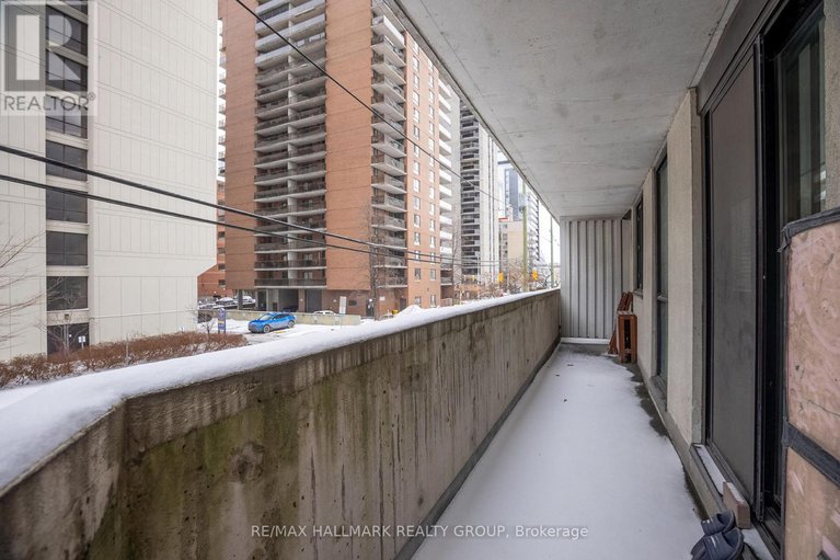 28552733/202-200-bay-street/ottawa-centre/ottawa/ontario/K1R7W8_20