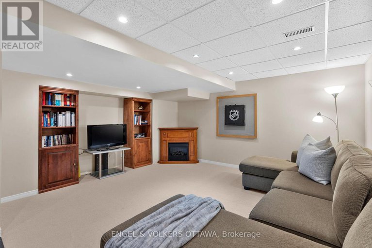 28459479/705-larcastle-circle/avalon-east/ottawa/ontario/K4A4Z2_44