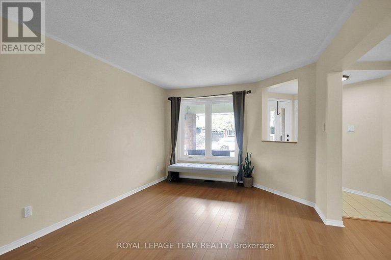 28518237/102-longshire-circle/longfields/ottawa/ontario/K2J4K8_17