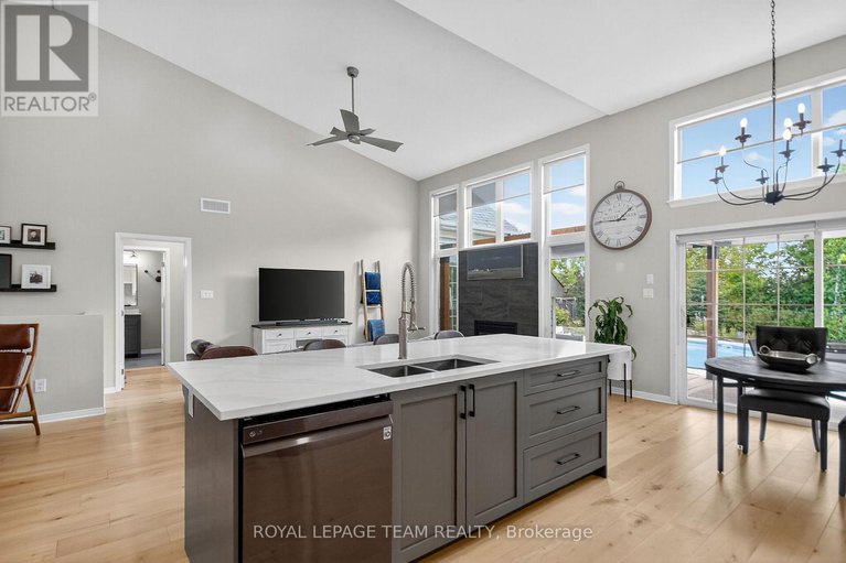 29219496/128-chenoa-way/stonebridge/ottawa/ontario/K2J0M2_19