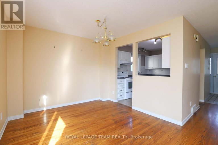 28562833/39-benlark-road/on-the-green/ottawa/ontario/K2J2L5_14