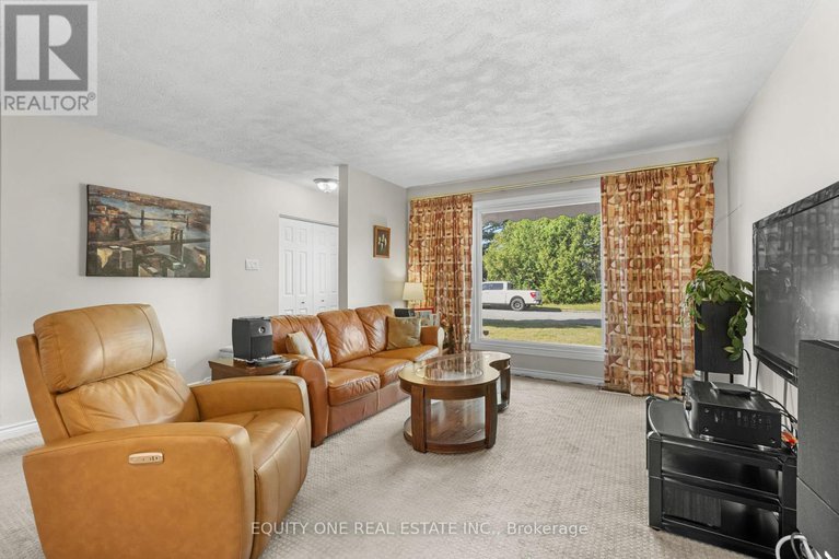 28820512/2-parkside-crescent/meadowlandscrestview/ottawa/ontario/K2G3B5_9