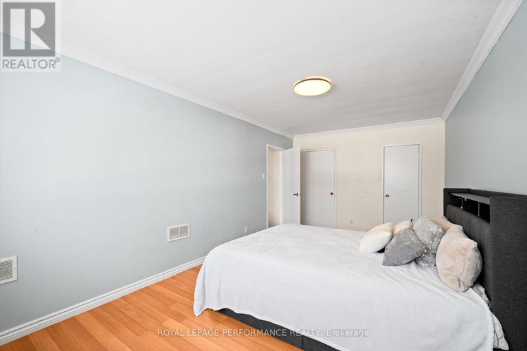 29411475/1430-edgecliffe-avenue/carlington/ottawa/ontario/K1Z8G1_32