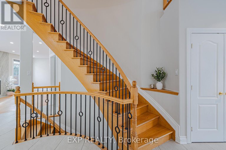 29139967/11-wellsmere-court/rideau-heightsrideau-river/ottawa/ontario/K2E8C2_4