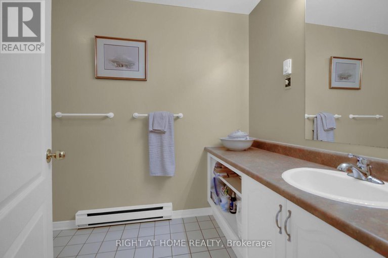 28554308/101-darlington-private/hunt-clubwestern-community/ottawa/ontario/K1V0X8_20