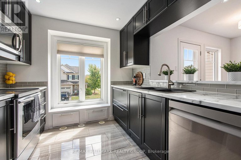 28782242/2427-nutgrove-avenue/half-moon-bay/ottawa/ontario/K2J0X4_14