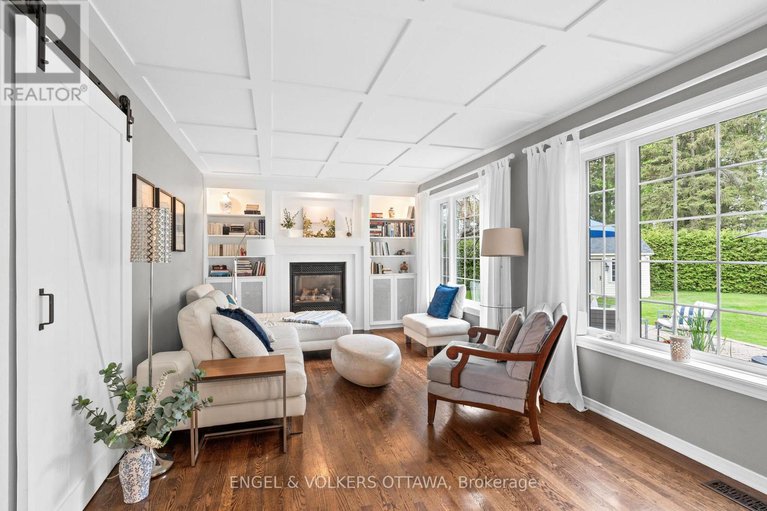 28604093/935-fieldown-street/cumberland-ridge/ottawa/ontario/K4C1B9_12