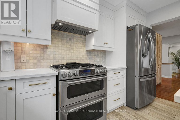 29314460/6164-ravine-way/hiawatha-parkconvent-glen/ottawa/ontario/K1C7E9_14