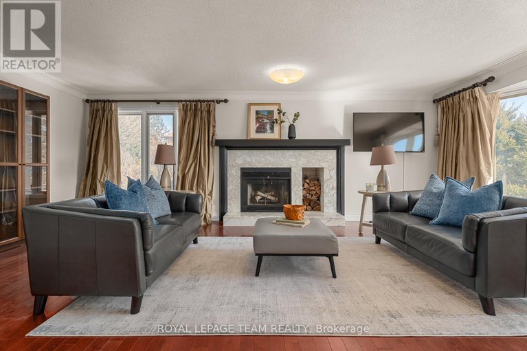 28088968/48-cedarhill-drive/cedar-hillorchard-estates/ottawa/ontario/K2R1C3_4