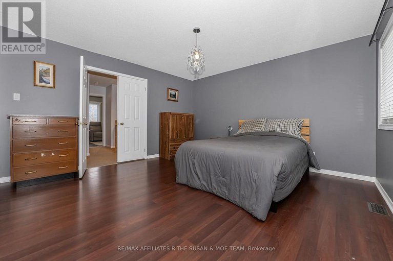 29250493/59-birchbank-crescent/bridlewood/ottawa/ontario/K2M2J9_21