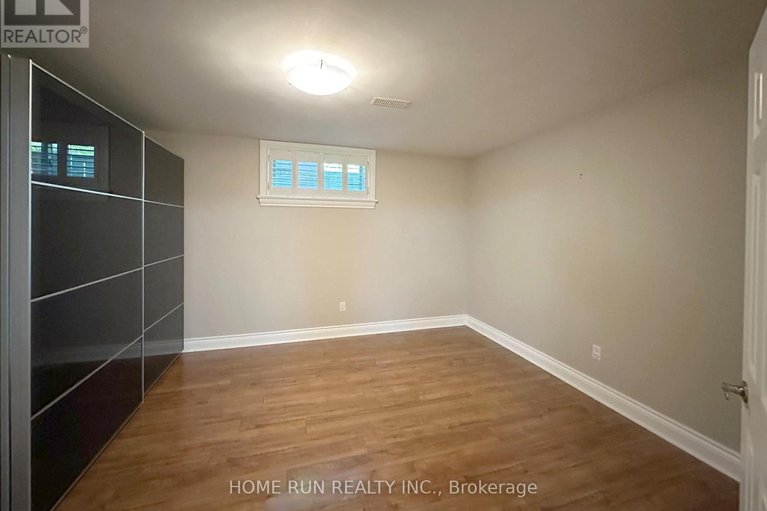 29592563/35-blue-heron-court/rockcliffe/ottawa/ontario/K1L8J7_40