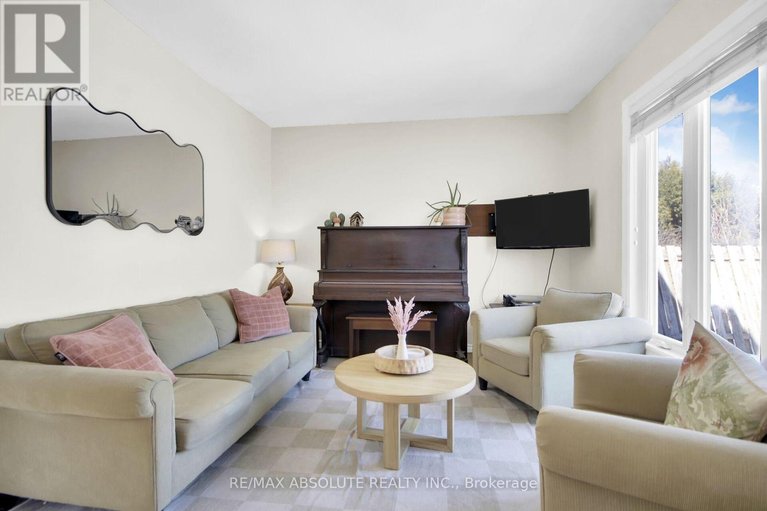 29532776/294-turnstone-court/chatelaine-village/ottawa/ontario/K1E2V2_15