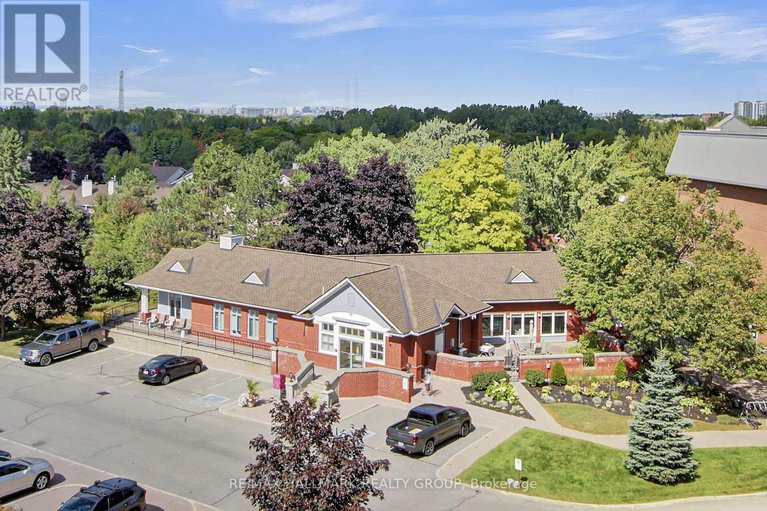 28856481/608-136-darlington-private/hunt-clubwestern-community/ottawa/ontario/K1V0X6_28