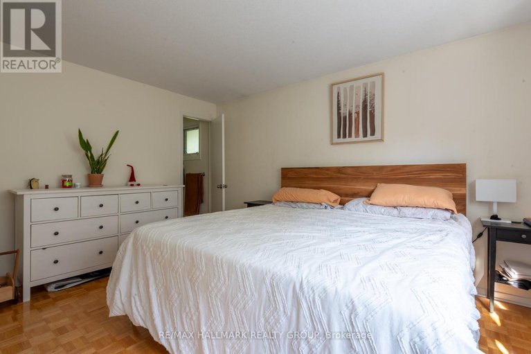 28823440/2429-ogilvie-road/beacon-hill-north/ottawa/ontario/K1J7N3_14