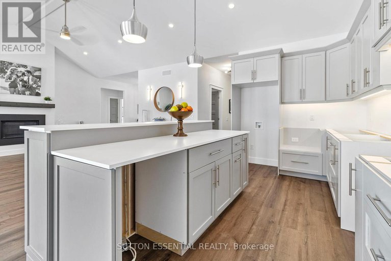 29327488/3-appaloosa-path-n/augusta-twp/augusta/ontario/K6V5T2_17