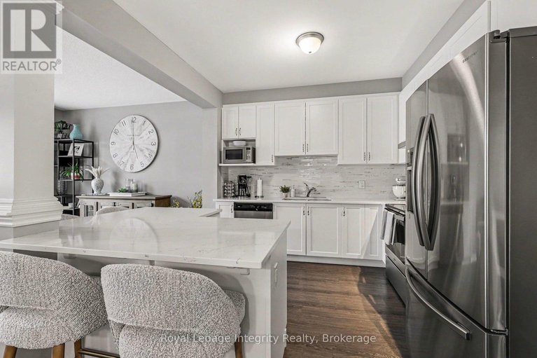 29598898/530-cope-drive/emerald-meadowstrailwest/ottawa/ontario/K2V0N8_9