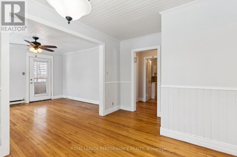 29249711/121-elizabeth-street/pakenham/mississippi-mills/ontario/K0A2X0_8