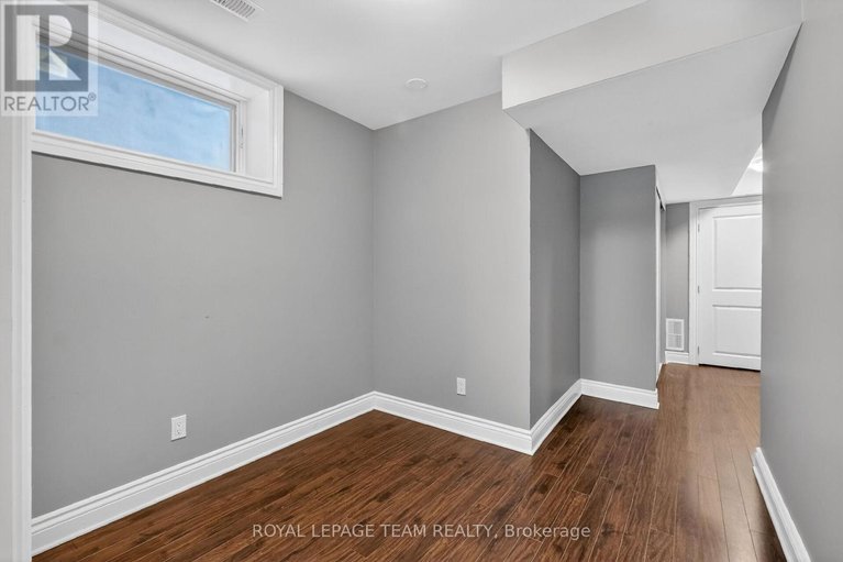 29501223/a-142-a-queen-mary-street/overbrookcastle-heights/ottawa/ontario/K1K1X5_43