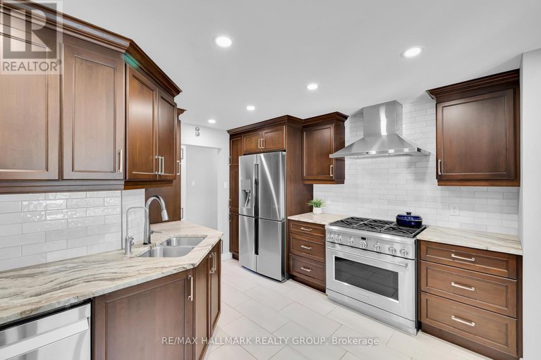 28989053/118-queensline-drive/bruce-farmgraham-parkqualicumbellands/ottawa/ontario/K2H7J5_15
