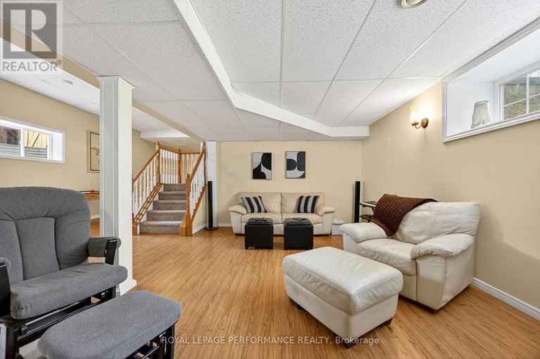 28678850/4937-canaan-road/clarencerockland-twp/clarence-rockland/ontario/K0A2A0_36