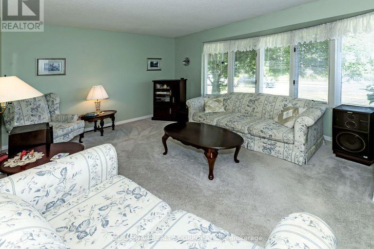 28605194/20-henry-goulburn-way/stittsville-south/ottawa/ontario/K2S1P2_7