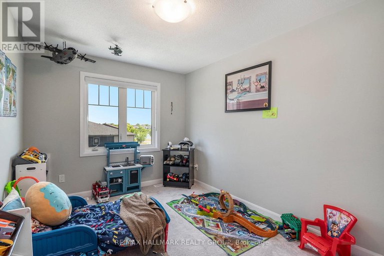 28517477/328-shepperton-street/avalon-east/ottawa/ontario/K4A5K9_17