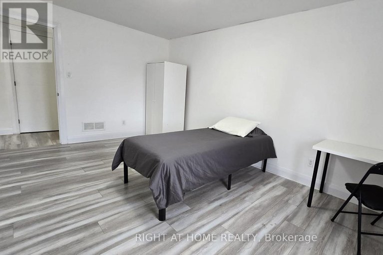 28363537/1558-62-baseline-road/meadowlandsst-claire-gardens/ottawa/ontario/K2C0B3_18