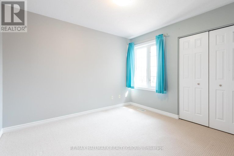 28706824/217-fountainhead-drive/mer-bleuebradley-estatesanderson-park/ottawa/ontario/K1W0C2_27